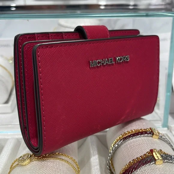 MICHAEL KORS Medium Saffiano Leather Bifold ZP CN Wallet
COLOR DK RASPBERRY
NWT - Picture 3 of 16